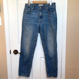 EVERLANE Women’s Distressed The Curvy Cheeky Jean